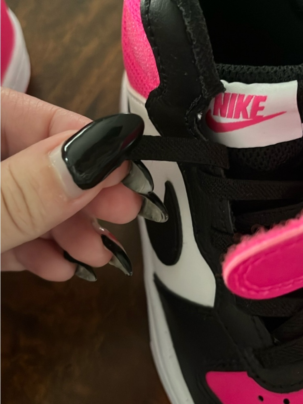 Girls Nike Sneakers - Picture 6 of 7